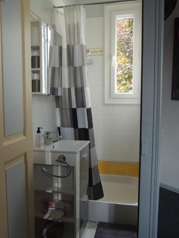 Loire, Chateaux, Et Vignes Onzain Room photo