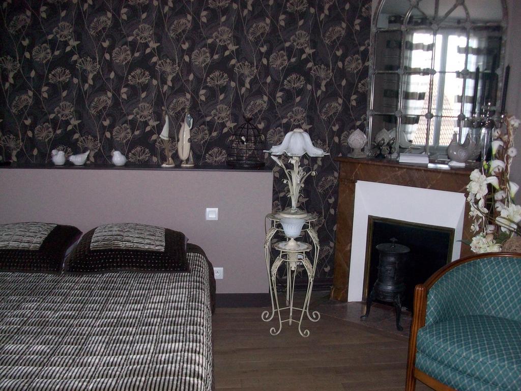 Loire, Chateaux, Et Vignes Onzain Room photo
